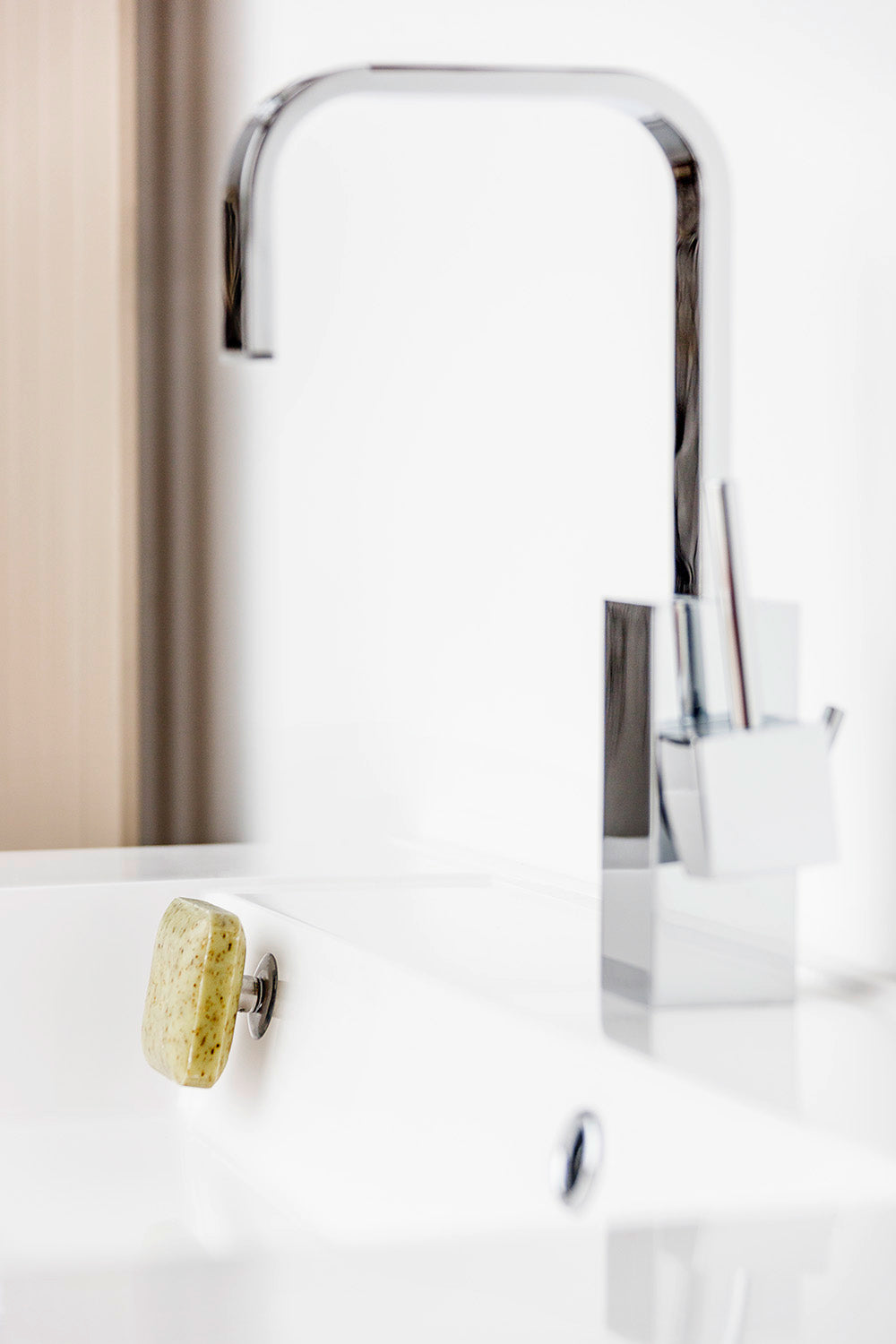SAVONT Porta Jabón Magnético Flotante Original  Siempre seco y limpio  Jabonera escurridora para ducha o lavabo